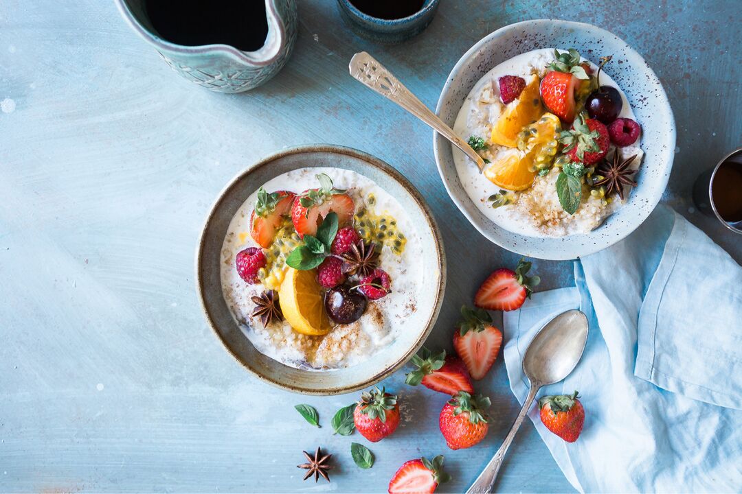 Mediterranean diet breakfast fruit porridge