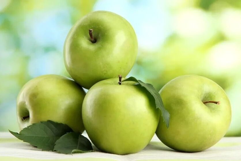 Green apples in a low-carb diet