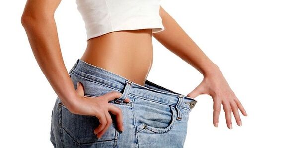 By removing unhealthy foods from her diet, the girl lost abdominal weight. 